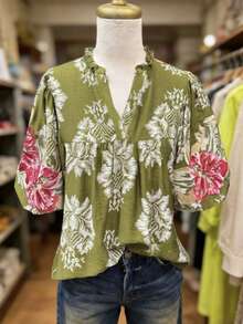 Women's Spring/Summer Vacation Outfit: White Floral Print Blouse With Contrasting Floral Cuffs And V-Neck Design - Green - View 5