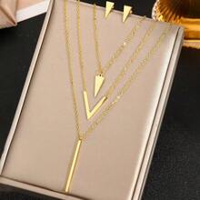 Set Of 2: Sophisticated Three-Layer Necklace With Geometric Pendant + Stylish Triangular Earrings. - 金色 - 查看 6