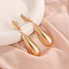 2pcs Exaggerated Geometric Round Clip-On Earrings, Minimalist Metal Glossy Water Drop Long Clip Earrings, Painless Wear For Women Daily - Style 1 - View 7