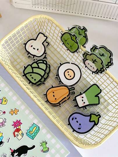 9个随机蔬菜造型卡通亚克力便签夹，造型可爱，坚固耐用，时尚迷人，防水食品保鲜袋封口夹，可用于整理笔记、考试卷、办公文件、书籍、厨房用品等。