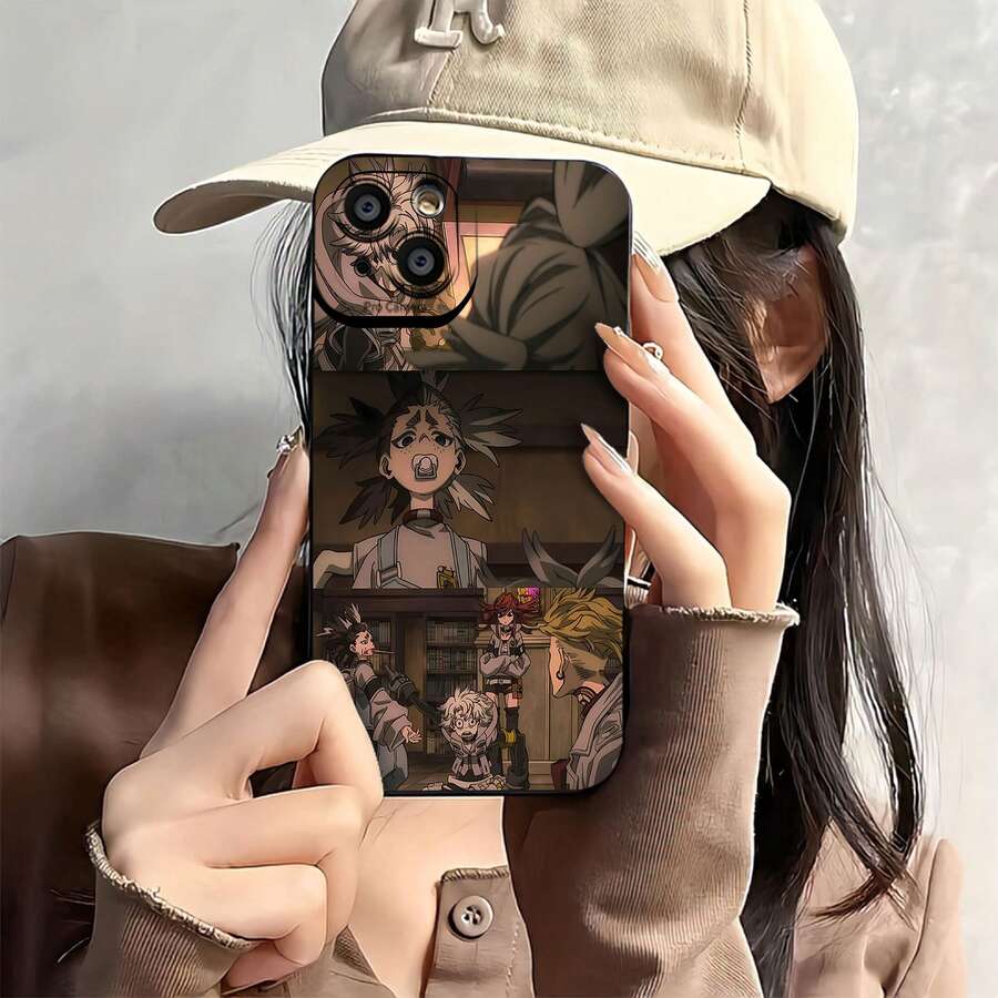 Personajes de anime con peinados y expresiones únicos. Esta elegante funda es compatible con iPhone 17, 16, 15, 14 Pro Max, 13, 12, 11, XR y XS Plus. Fabricada en TPU flexible, resistente a golpes y arañazos, ofrece una excelente protección contra caídas y un agarre cómodo. Es un regalo ideal para familiares, amigos y seres queridos, y una opción perfecta para festivales. - Negro - Ver 1