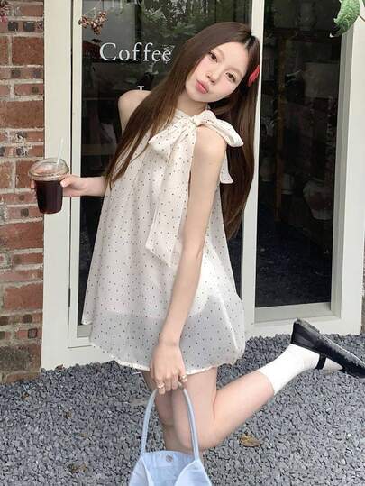 Áo kiểu cổ yếm chấm bi thắt nơ cho nữ, áo không tay thanh lịch kiểu Pháp mùa hè, thiết kế độc đáo.