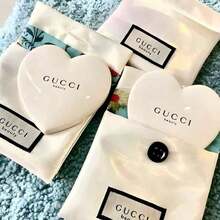 Gucci 粉色帆布化妆包，适合作为节日礼物送给女朋友或朋友。 - 白色 - 查看 6