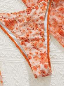 3件套新年、情人节服装，侧系带女式下装，荷叶边褶皱短裙，可爱休闲碎花印花抹胸高衩比基尼带裙，女式不对称细肩带泳衣，中间金属装饰，可拆卸泳衣胸垫，假日搭配套装，夏季阳光沙滩套装，冬季温泉泳衣泳裤。 - 彩色 - 查看 4