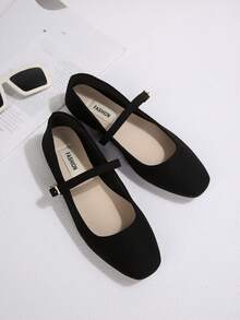 女士黑色搭扣装饰简约芭蕾平底鞋，时尚优雅的玛丽珍鞋，适合春、秋、冬四季穿着，柔软鞋底设计舒适，适合工作、学生、休闲、旅行等各种场合，风格优雅经典百搭，柔软舒适，带来卓越的穿着体验。 - 黑色 - 查看 3