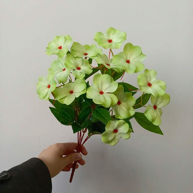3支/6支仿真百合花，家居装饰，桌面摆件，插花，人造植物，塑料花，花园装饰，婚礼装饰，花束 - 多色/款式隨機. - 查看 12