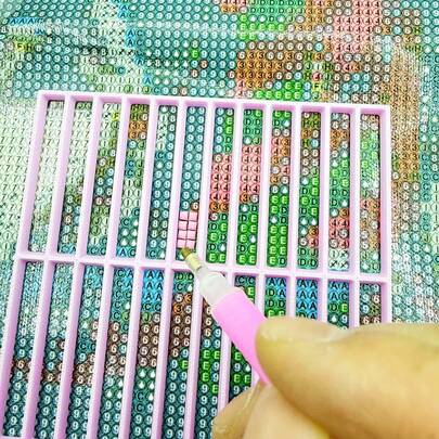 钻石画精密测量工具，配有手柄和尺子，适用于圆形和方形钻石，采用网格布局和颜色编码标记设计，由耐用塑料制成，适合初学者和专业人士使用。