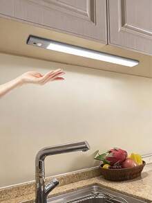 30-40厘米 1100mAh 长款橱柜下无线超薄智能感应LED灯条，磁性自粘可充电橱柜衣柜酒柜灯条，适用于鞋柜、玄关、展示柜、橱窗、卧室、走廊、过道、抽屉等。 - 8132衣櫃燈-ZT - 查看 2