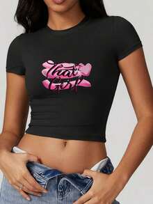 Y2K-Style Women's Cropped T-Shirt Top. Black Crop Top For Women With Pink Lips And "That Girl" Print - Black - View 6