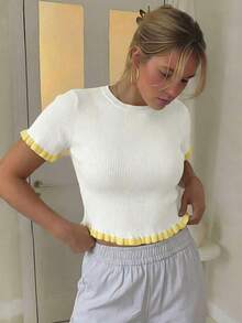 女士优雅假日/毕业针织上衣，休闲短袖米黄色荷叶边下摆针织套头衫，夏季 - 白色 - 查看 4
