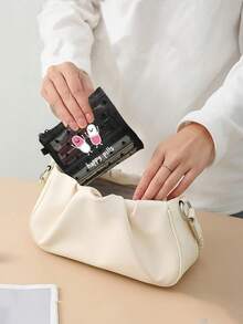 1个迷你便携网袋,印有“快乐药丸”字样和药丸图案,可用作急救包、医疗应急包,适用于户外、居家、旅行、化妆包、浴室收纳、学生宿舍,也是送给妻子、家人、朋友的礼物。此外,它还可用作药袋、药盒、药盒、药瓶、药瓶收纳袋、医院包、药品整理袋、药品收纳袋、邮轮必备品、度假必备品和旅行用品。 - 彩色 - 查看 7