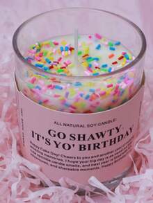 1个大号马克杯，生日快乐！祝您生日快乐，并祝您在新的一年里拥有更多美好的回忆。愿您的生日如同这支可爱的磨砂蜡烛般甜蜜，愿新的一年充满乐趣、冒险和值得分享的精彩瞬间。生日快乐！适用于所有生日庆祝活动！罐装蜡烛、蜡烛、礼物、家居装饰、生日装饰、生日蜡烛、装饰品。