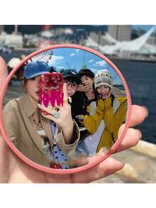1个自拍助手,旅行摄影小工具 - 圆形镜子,方便拍照和查看照片,有大小两种尺寸可选,凸面广角镜头,旅行必备好礼,自拍配件,便携易用,非常适合拍摄集体照 - 彩色 - 查看 17