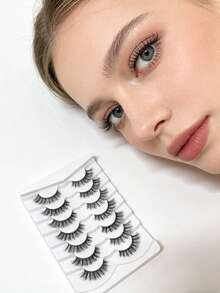 7对假睫毛，采用柔软的仿貂毛制成。它们适合作为日常妆容的自然美妆工具。 - 彩色 - 查看 5