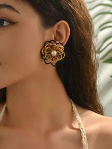 1 Pair Minimalist Versatile Creative Forest-Inspired Dopamine Multicolor Beaded Inlaid Faux Pearl Flower Earrings, Elegant Fresh Sweet Handmade Beaded Hollow Flower Stud Earrings Suitable For Women's Daily, Vacation, Party Wear (Handmade Beads Color, Position, Quantity Are Random) - Black Gold - View 2