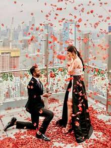 1000pcs Artificial Silk Rose Petals, Suable For Weddings, Red Rose Petals, Rose Petal Cor, Preserved Rose Petals, Rose Petals For Proposing To Loved Ones, Romantic Wedding Cor (For Lovers And Newlyweds), Gift Box Filler, Romantic Candlelight Aisle Cor, Wedding Aisle Petals, Wedding Corations, Party Petals, Candlelight Party Roses - 彩色 - 查看 10