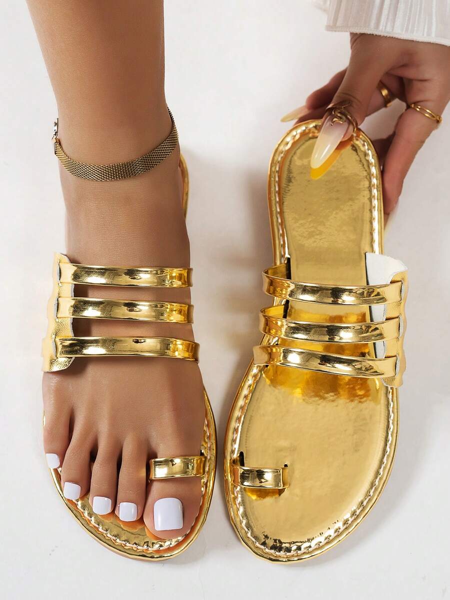 Sandalias de mujer para verano de 2 formas de uso, nuevas sandalias planas con anillo para el dedo, sandalias de playa de tacón plano versátiles y de moda - Dorado - Ver 1