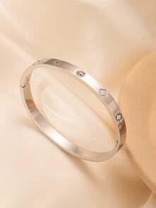 1pc Elegant And Fashionable Four-Leaf Clover Shape Stainless Steel Bracelet Set - High-Quality Surface Polishing Treatment - Ideal For Daily Wear And Parties - Silver - View 7