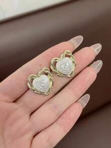 1 par de pendientes de botón con forma de corazón vintage y lujosos, únicos, adecuados para adolescentes, Día de San Valentín y uso diario - Amar - Ver 4