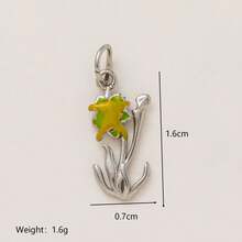 1pc Elegant Stainless Steel Flower Series Iris, Tulip, Chrysanthemum, Orchid, Cherry Blossom DIY Pendant, 18K Gold Plated, DIY Jewelry Accessory, Necklace, Bracelet, Earring, Keychain, Bag, Women Jewelry, Wallet, Charm, Small Pendant, Gift - Multicolor - View 7