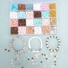 Zestaw do samodzielnego wykonania bransoletki w stylu boho: ponad 2200 kwiatowych i złotych koralików glinianych. Wielokolorowy różowo-niebieski zestaw biżuterii przyjaźni, odpowiedni dla kobiet.