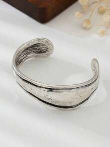 1pc Vintage Silver-Color Wide Oversized Chunky Metal Bracelet - Antique Silver - View 2