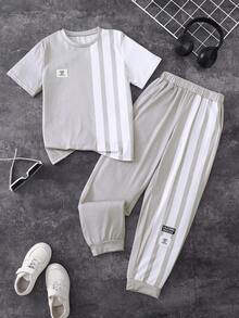 两件套男童春夏短袖T恤和裤子，条纹休闲套装，适合户外活动、日常穿着和派对等场合。