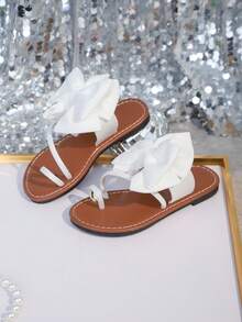 1 Pair Girls' White Flat Toe-Ring Sandals, Soft Fabric With Butterfly Decor, Slip-On Toe-Ring Design, Round Toe, Soft Non-Slip Sole, Fashion & Cute, Suitable For 3-12 Years Old Girls, Daily, Beach, Spring/Summer - White - View 6