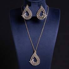 1件优雅金/银色立方氧化锆吊坠项链 - 复古奢华风格，适合作为婚礼和节日礼物，尤其适合圣诞节和情人节，精美项链 - 首飾套裝 - 查看 2