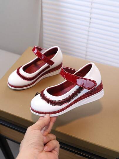 1双女童春季新款休闲日常百搭防滑皮鞋，适合女童休闲户外穿着/学校演出