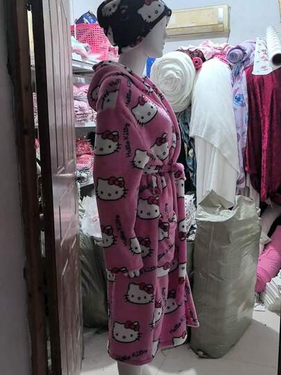  1pc Sanrio Women's Plush Robe, Cute & Elegant, Warm & Comfortable, Suitable For Autumn/Winter, Versatile