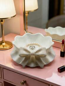 1个优雅首饰收纳托盘，采用荷叶形设计，饰以迷人蝴蝶结，3D打印工艺，是梳妆台的完美之选，也是理想的礼物。 - 彩色 - 查看 2