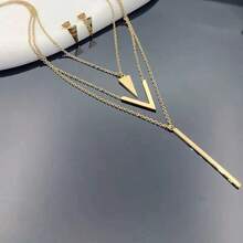 Set Of 2: Sophisticated Three-Layer Necklace With Geometric Pendant + Stylish Triangular Earrings. - 金色 - 查看 5