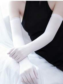 زوج من القفازات البيضاء الطويلة من الساتان للنساء، قفازات جذابة مناسبة للمناسبات الرسمية والحفلات والزفاف - مخمل أبيض - مشاهدة 4