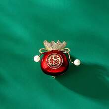 1 pièce – Broche porte-bonheur rouge du Nouvel An, 2,6 x 2,8 cm - Rouge - Voir 1