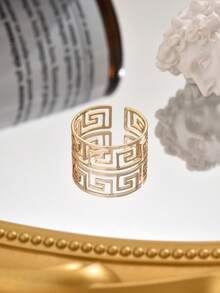 1枚简约镂空背面设计戒指，适合女性日常佩戴 - 金色 - 查看 4