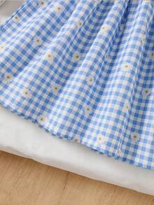 Young Girls' Spring/Summer Spaghetti Strap Plaid Daisy Pattern Ruffle & Bow Front Dress With Matching Heart Shaped Crossbody Bag, Fresh & Casual - Blue - View 5