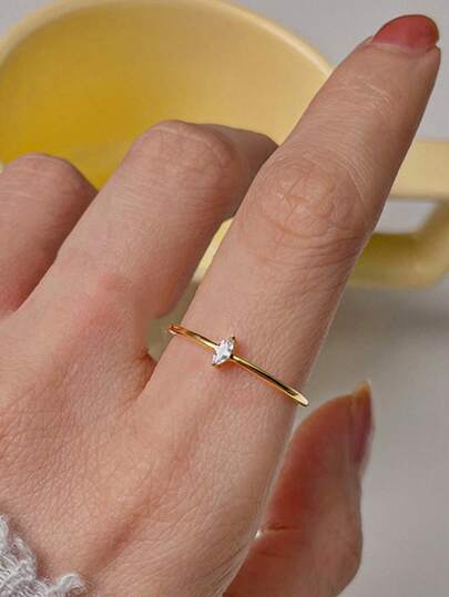 Anillo ajustable de plata de ley 925 con circonita engastada en forma de trébol, diseñado para niñas