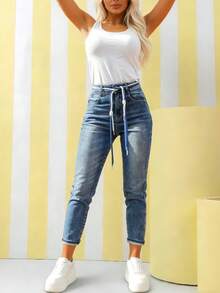 女士長褲 女用牛仔褲 MOM FIT 女褲MOM 愛心 皮帶扣 口袋 帶彈性 褲型 洗水 寬鬆 舒適簡帶鬆緊約時尚日常穿搭 秋季 冬季 - 帶腰繩牛仔 - 查看 1