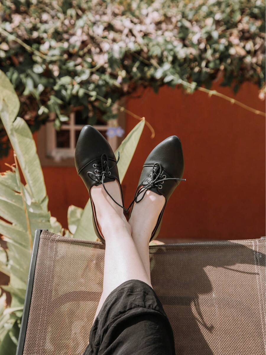 Women's Oxford Shoe With Laces, Pointed Toe, Comfortable, Black - màu đen - Xem 1