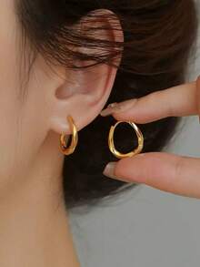 1 Pair Fashionable Luxury Gold Metal Geometric Twisted Stud Earrings, Suitable For Teenage Girls Everyday And Holiday Wear - Gold - View 2