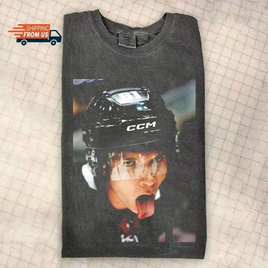 Hudson Williams Hockey Comfort Color Shirt, Heated Rivalry Inspired T-Shirt, Ilya Rozanov Shane Holl - màu đen - Xem 1