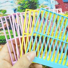 Diamond Painting Precision Measuring Tool , Featuring A Handle And Ruler For Both Round And Square Diamonds, Designed With A Grid Layout And Color-Coded Markings, Made From Plastic,Suitable For Both Beginners And Professionals - Multicolor - View 3