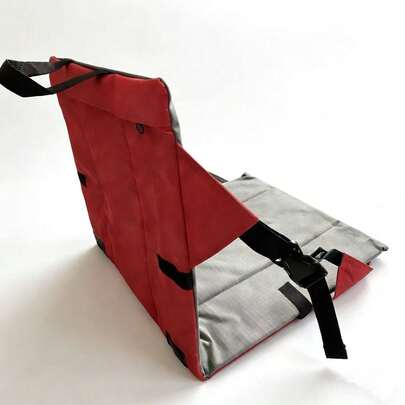 轻便户外露营折叠椅，牛津布靠背椅，方便携带，适合徒步旅行、远足、野餐、露营等活动，是露营必备佳品。