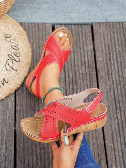 صنادل كاجوال خفيفة الوزن وقابلة للتنفس، مناسبة للشاطئ والخارج والداخل، عصرية للمراهقين والشباب