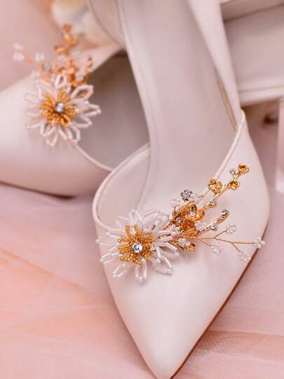 1pc Luxurious And Elegant Women's Shoe Buckle, Flower-Shaped Shoe Decoration, Faux Pearl And Rhinestone Shoe Flower, Detachable Shoe Clip, High Heels, Wedding Shoes, Pointed Toe Shoe Accessory, Wedding Banquet Party Commuting Shoe Accessory, Holiday Gift, Souvenir