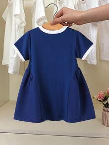 1件女童校服连衣裙，夏季连衣裙，“撞色圆领短袖爱心印花公主裙，韩版简约连衣裙，适合0-1-2-3岁、6-9个月女婴，适合户外、休闲、派对、节日礼物、生日礼物等场合” - 藏蓝色 - 查看 2