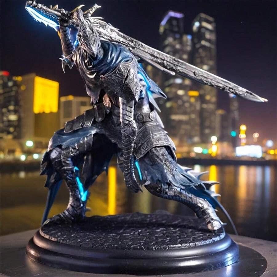 复古PVC收藏人偶 - 酷炫黑色盔甲游戏角色雕像，盔甲和剑的细节设计，非常适合摆放在桌面或书架上，是馈赠亲朋好友的绝佳礼物。