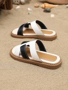 1 par vita strandsandaler för småbarn, halkfri gummisandaler med mjuk botten, svart kontrastfärg, rund tå, lämplig för pojkar 3-15 år, vardags- och fritidsskor, skolor, strand, utomhus, fest, vår/sommar 2026 ny - Svart och Vitt - Visa 7