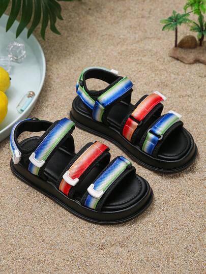 زوج من صنادل رياضية بسيطة بنظام خطاف وحلقة للأطفال الجنسين، أحذية شاطئ وعطلات صيفية جديدة لعام 2026، صنادل مسطحة كاجوال للأطفال، موصى بها للصيف